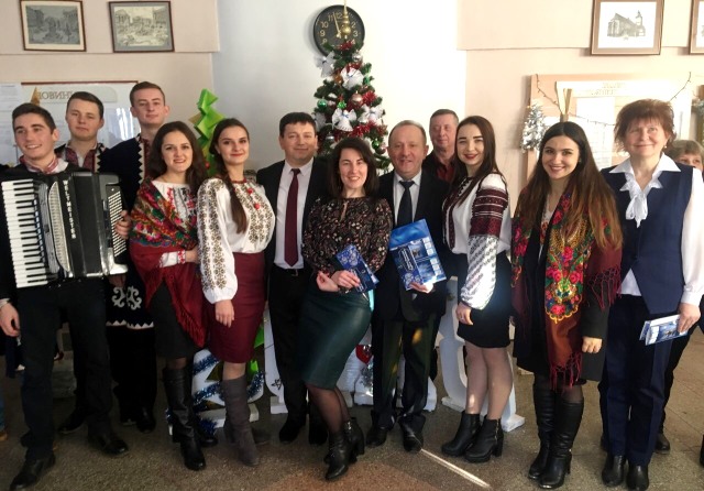 Ректор університуту Буяк Б.Б. та колектив факультету